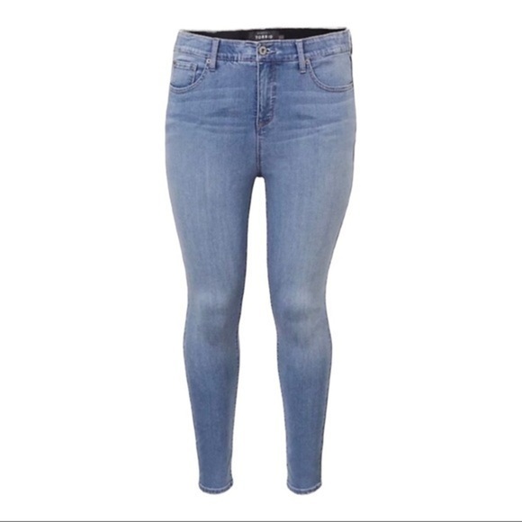 TORRID SKY HIGH SKINNY PREMIUM STRETCH MEDIUM WASH - Picture 1 of 5